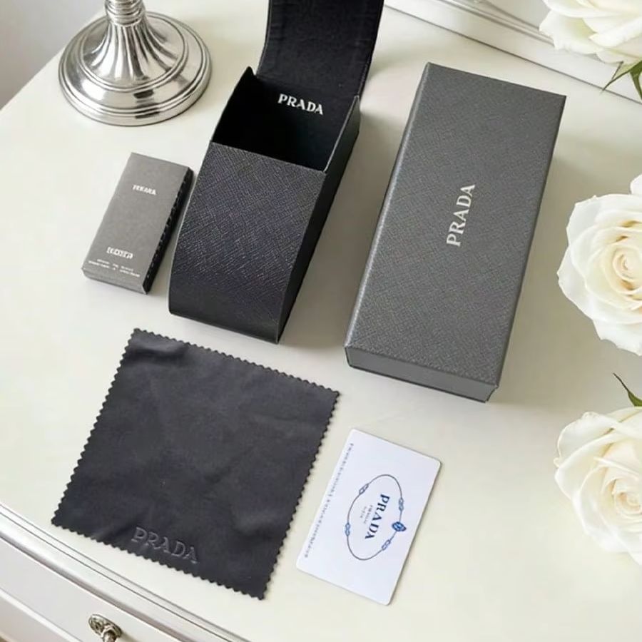 Kotak Kacamata Kulit Hitam Pra - Women Bags Prada ulasan dan harga