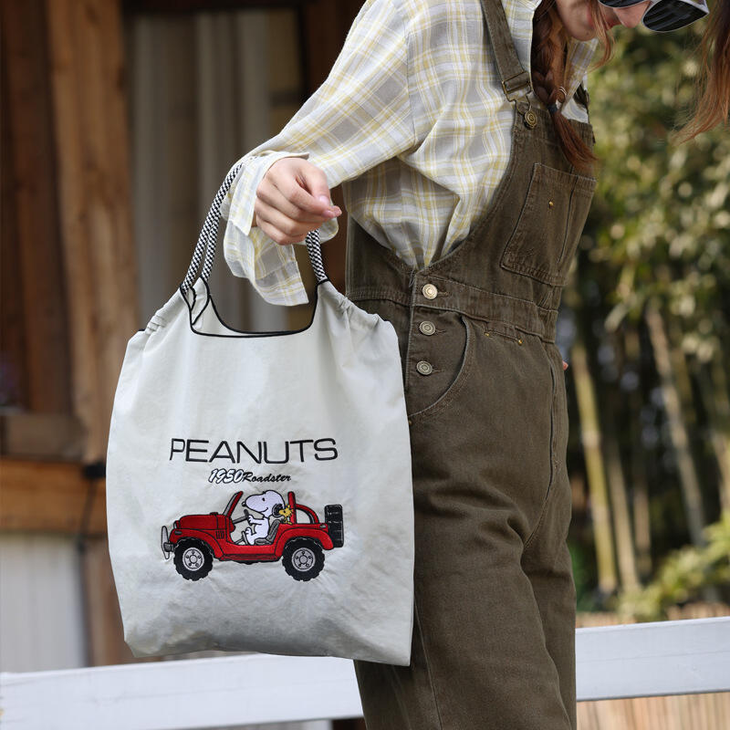 Snoopy Co-Branded Tas Nilon Bo - Women Bags Wholesale ulasan dan harga